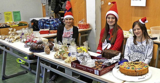 Se Leckereien und weihnachtliche Mus...teten auf  die Besucher am Gymnasium.   | Foto: Anka Steger