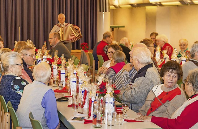 Seniorinnen und Senioren erlebten besinnliche Stunden.   | Foto: Seifried