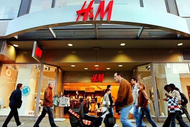 Modeunternehmen H&M will Filialen schließen
