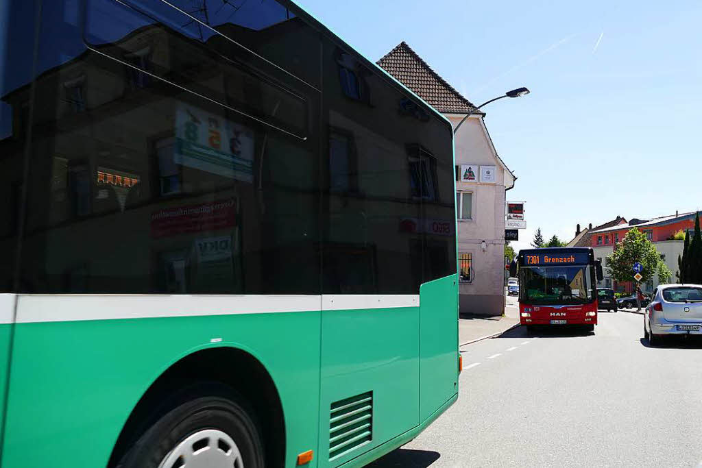 Schweizer schläft tief und fest im Bus der Linie 38 ein Grenzach