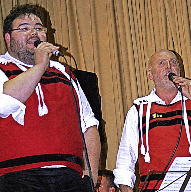Haymo Brugger und Wolfgang Spitz (von links) berzeugten als Gesangssolisten.  | Foto: Werner Probst