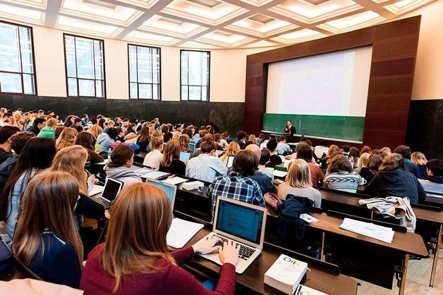 Warum die Fachschaft Wirtschaftswissenschaften Dozierende auszeichnet