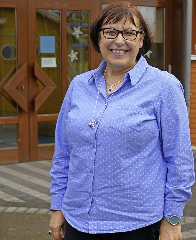 Silvia Jger vor dem katholischen Kindergarten Krzell   | Foto: U. Derndinger