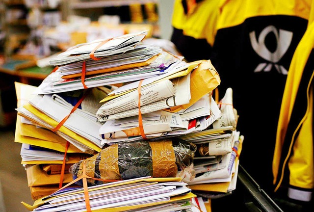 Briefe werden durch die elektronische Post verdrngt.   | Foto: DPA