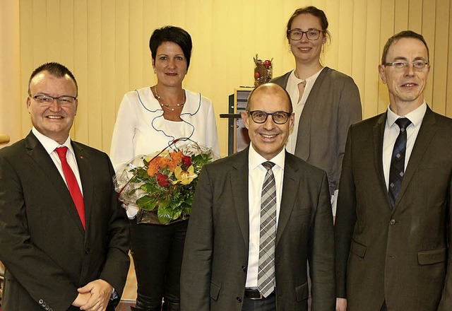 Wechsel bei der Sparkasse in Endingen:...ph und Filialdirektor Hannes Schmidt.   | Foto: Helmut Hassler