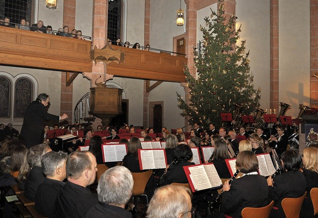 Feierlich musizierte die Kapelle des M...tskonzert in der evangelischen Kirche.  | Foto: Kai Kricheldorff