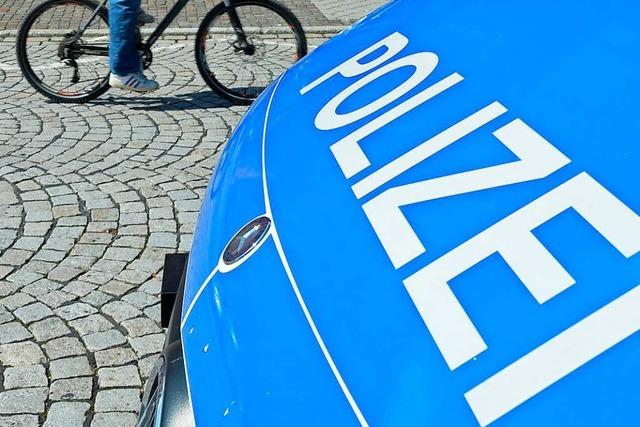 Polizei ermittelt: In der Backware steckte eine Nadel