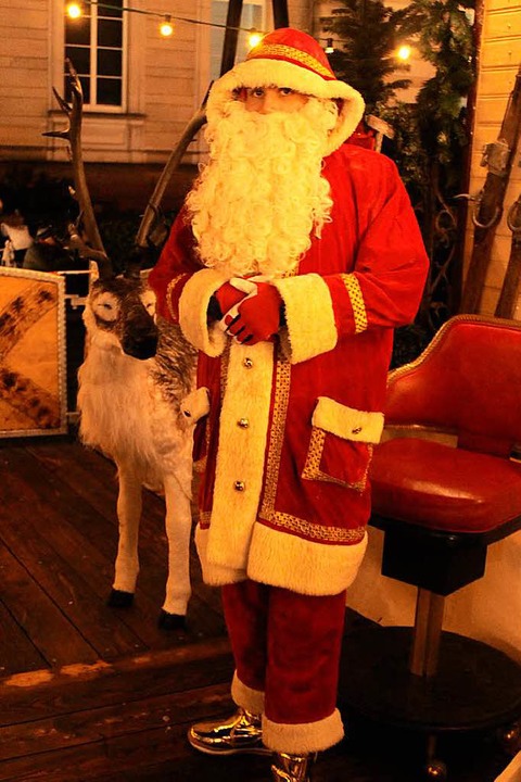In diesem Jahr fhrt Fernando Traber d...ngste Weihnachtsmann auf dem Hochseil.  | Foto: Joshua Kocher