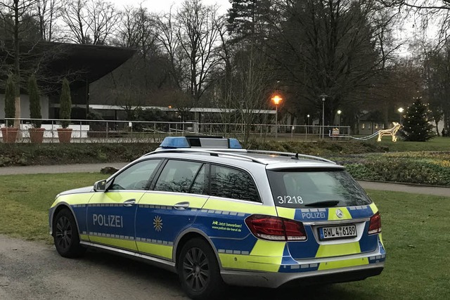 Nach dem mglichen Sexualdelikt war am...rstrkte Polizeiprsenz zu beobachten.  | Foto: Hans-Peter Mller