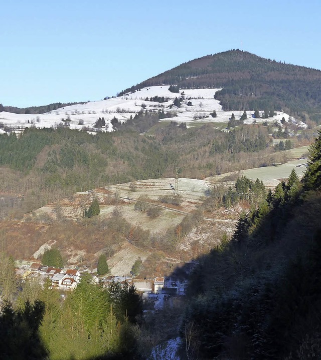 Der Zeller Blauen ist in den Blickpunk... und damit auch ihrer Gegner gerckt.   | Foto: Sattelberger