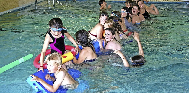 Spiel und Spa im Wasser, dafr sorgt der Frderverein.   | Foto: Maurer