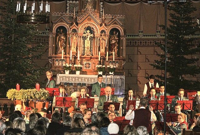 Ein groes Aufgebot an Musikern war be... in der Oberrotweiler Kirche zu hren.  | Foto: Senta Knecht