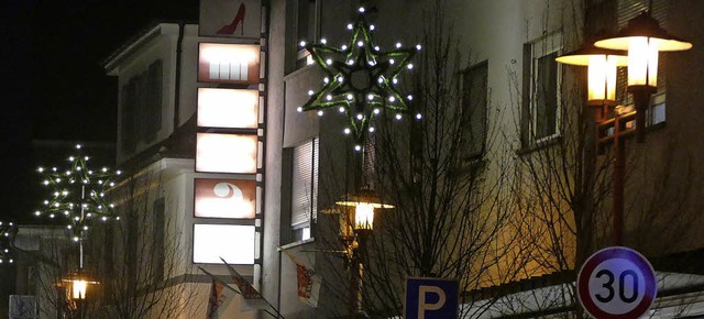 Die Weihnachtsdekoration in der Stadt ...t schon energiesparend mit LED-Licht.   | Foto: Ingrid Bhm-Jacob