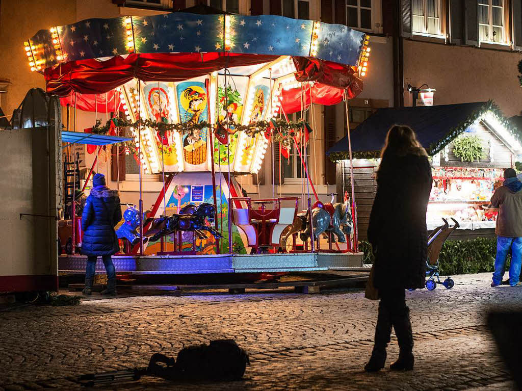 Weihnachtliche Stimmung beim Gengenbacher Adventskalenderhaus und auf dem Adventsmarkt in der historischen Innenstadt