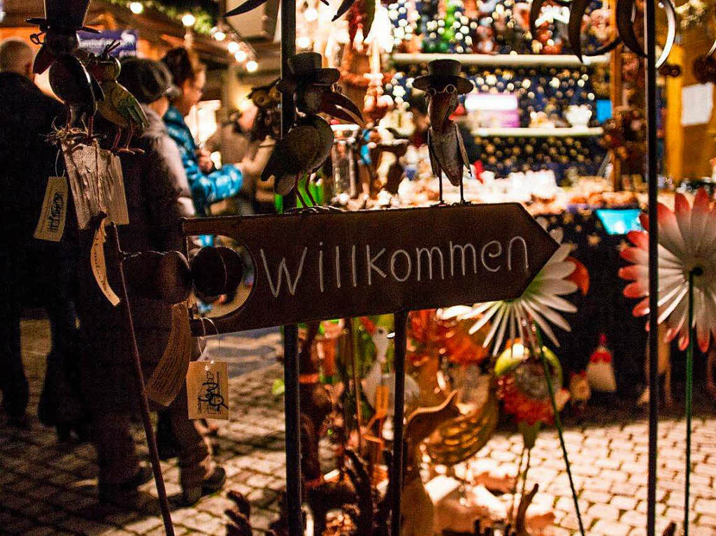 Weihnachtliche Stimmung beim Gengenbacher Adventskalenderhaus und auf dem Adventsmarkt in der historischen Innenstadt