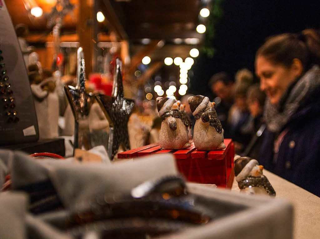 Weihnachtliche Stimmung beim Gengenbacher Adventskalenderhaus und auf dem Adventsmarkt in der historischen Innenstadt