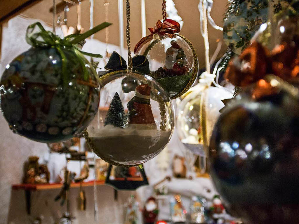 Weihnachtliche Stimmung beim Gengenbacher Adventskalenderhaus und auf dem Adventsmarkt in der historischen Innenstadt