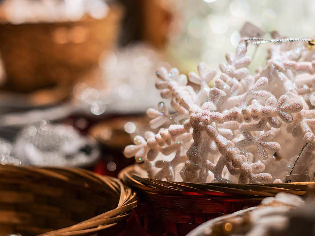 Weihnachtliche Stimmung beim Gengenbacher Adventskalenderhaus und auf dem Adventsmarkt in der historischen Innenstadt