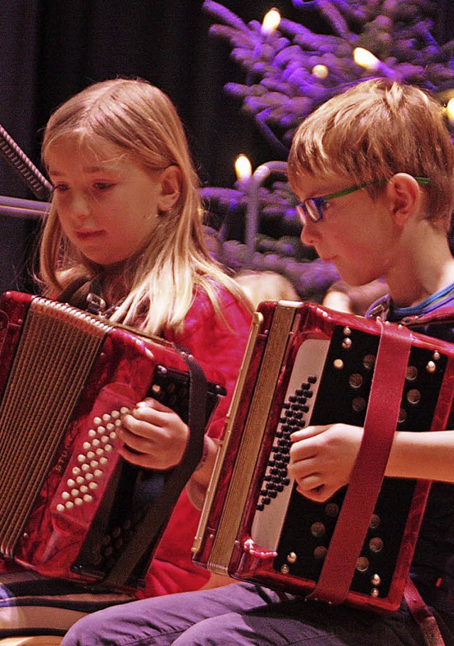 Keine Weihnachtsferien ohne das Musizieren der Talschule  in der Stadthalle   | Foto: Jrn Kerckhoff