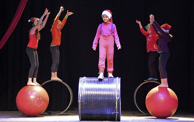 Ein bezauberndes Programm bot der Zirkus Spiedo.   | Foto: Heinz Vollmar
