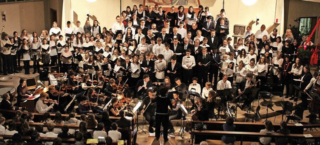 Der gemeinsame Auftritt aller Chre un...bastian ist jedes Jahr eindrucksvoll.   | Foto: Erich Krieger