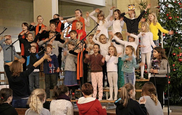 Die Kinder proben fleiig das Kindermu...22;Das erste Weihnachtswunder&#8220;.   | Foto: katharina Bartsch