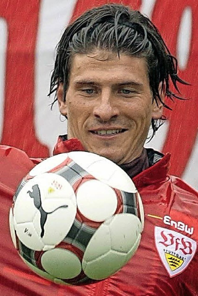 Mario Gomez im Jahr 2009 im Trikot des VfB Stuttgart  | Foto: dpa