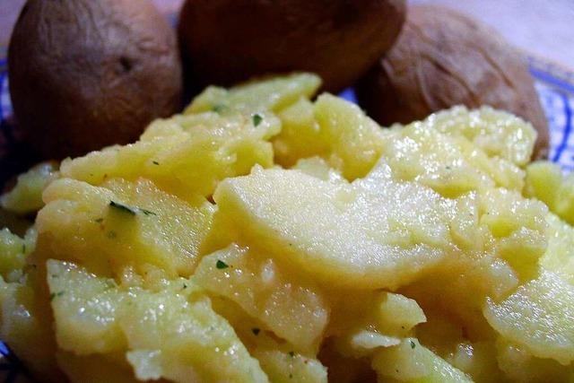 Kartoffelsalat ist bei vielen ein Muss und kann köstlich sein