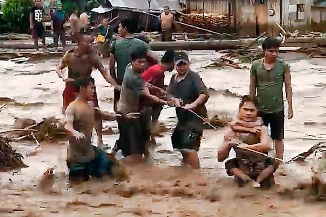 Auf den Philippinen wtete der Tropensturm Tembin.  | Foto: dpa