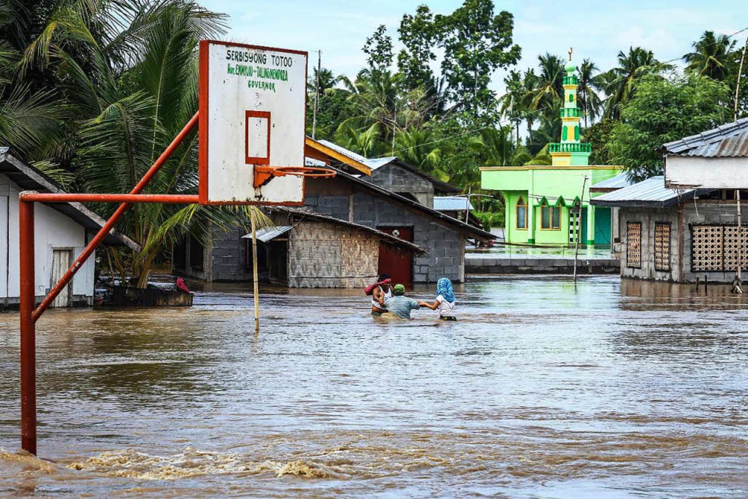 Mehr Als 200 Tote Durch Tropensturm Auf Philippinen - Panorama ...