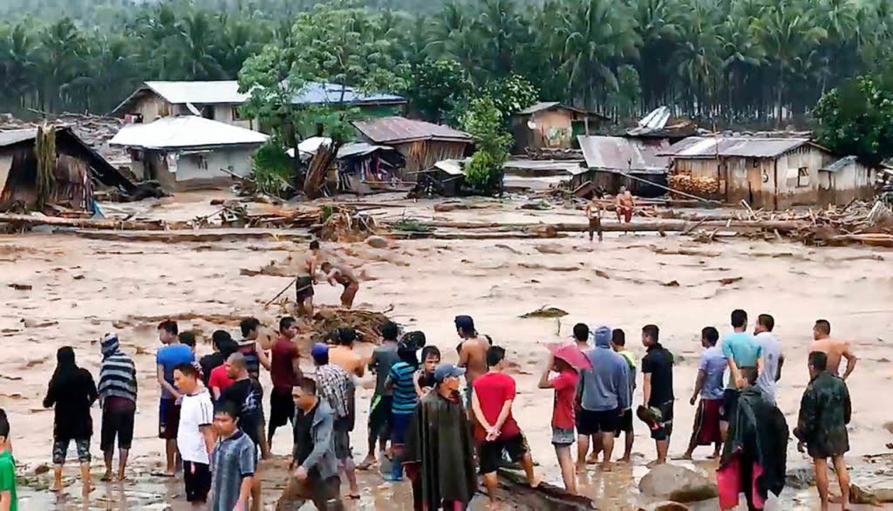 Mehr Als 200 Tote Durch Tropensturm Auf Philippinen - Panorama ...