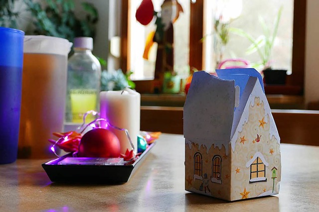 Auch im Kinderheim gibt es Weihnachtsd...eschenke, Pltzchen und Adventskerzen.  | Foto: Theresa Steudel