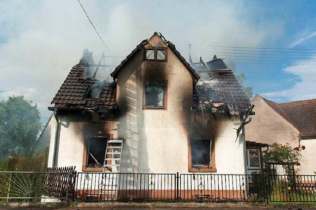 Das Haus nach dem Feuer &#8211; unbewohnbar.  | Foto: Olaf Michel