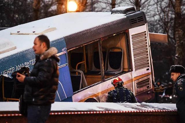 Bus fhrt in Moskau in Menschenmenge - mehrere Tote