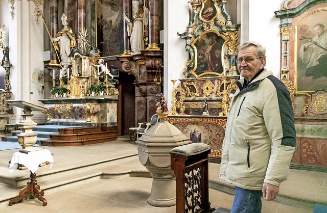 Von seinem Platz rechts neben dem Alta... nunmehr 52 Jahren die Gottesdienste.   | Foto: Rosa