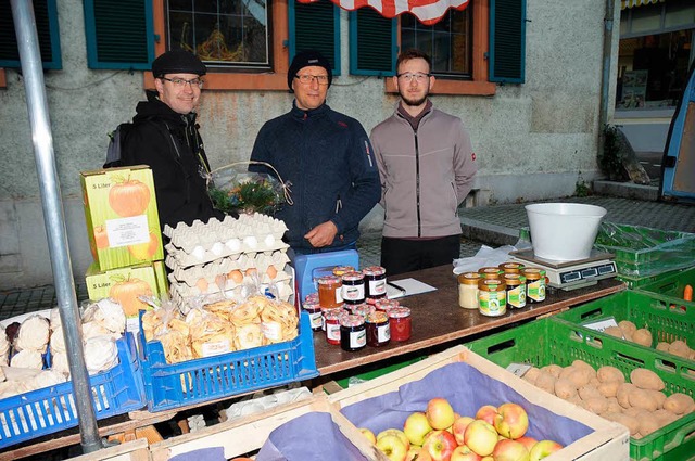 Brgermeister Christian Renkert verabs...30 Jahren vom  Kanderner Wochenmarkt.   | Foto: Regine Ounas-krusel