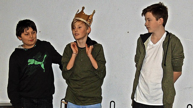 Brandon, Joshua und Jakob tragen den &#8222;Erlknig&#8220; vor.  | Foto: Claudia Renk