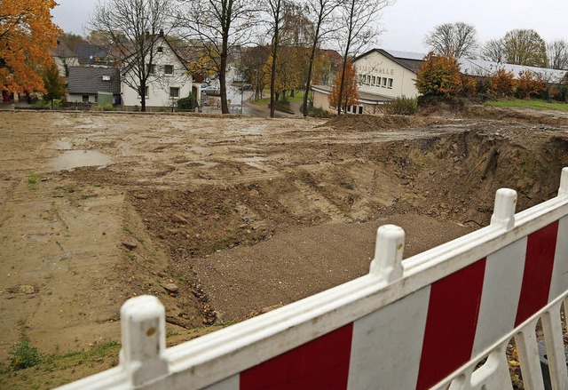 Nach dem Abriss der  ehemaligen Knopff...zwei Mehrfamilienhuser gebaut werden.  | Foto:  SANDRA DECOUX-KONE