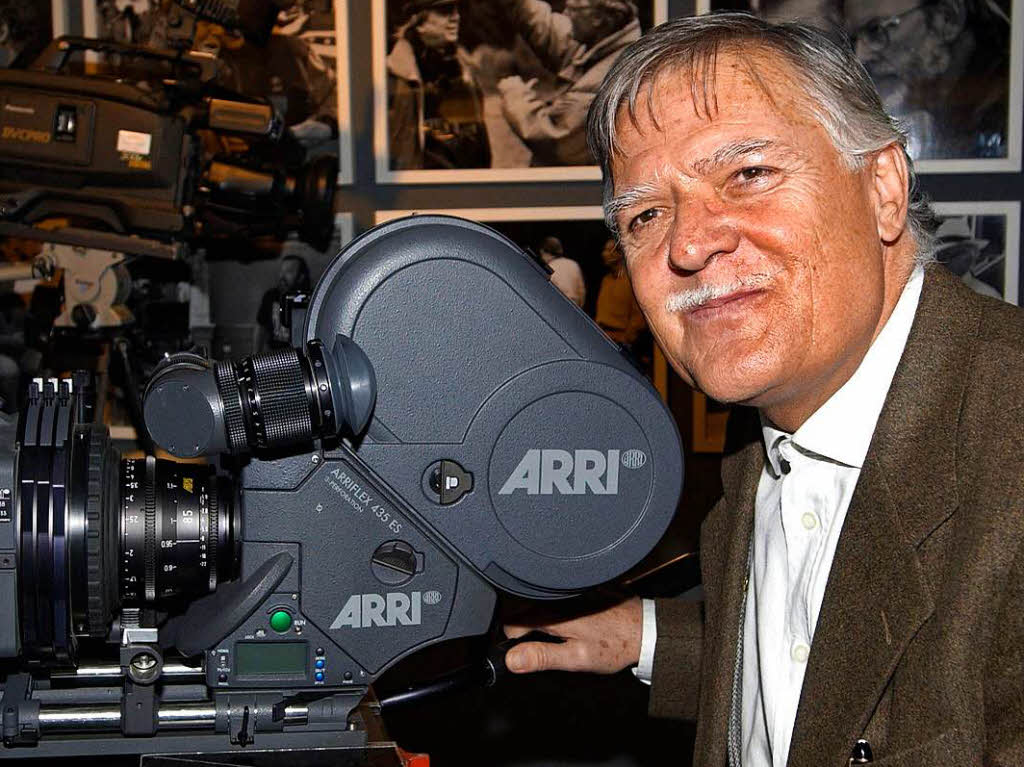 Der deutsche Kameramann Michael Ballhaus legte in Hollywood eine groe Karriere hin. Er stand unter anderem fr Filme wie „Die Ehe der Maria Braun“, „Good Fellas - Drei Jahrzehnte in der Mafia“, „Gangs of New York“ oder „Departed - Unter Feinden“ hinter der Kamera. Ballhaus arbeitete mit Regisseuren wie Francis Ford Coppola, Wolfgang Petersen und Robert De Niro und wurde 81 Jahre alt.