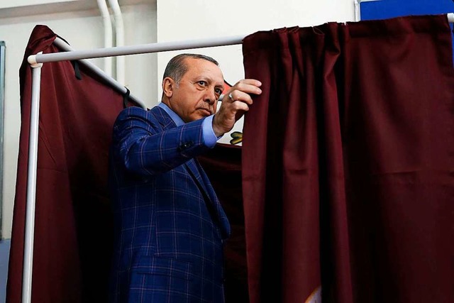 Gibt den Starken: Recep Tayyip Erdogan  | Foto: dpa