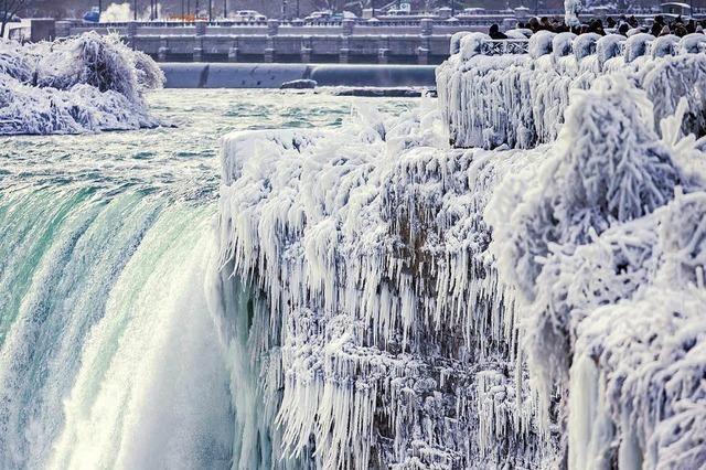 Die Niagarafälle frieren zu