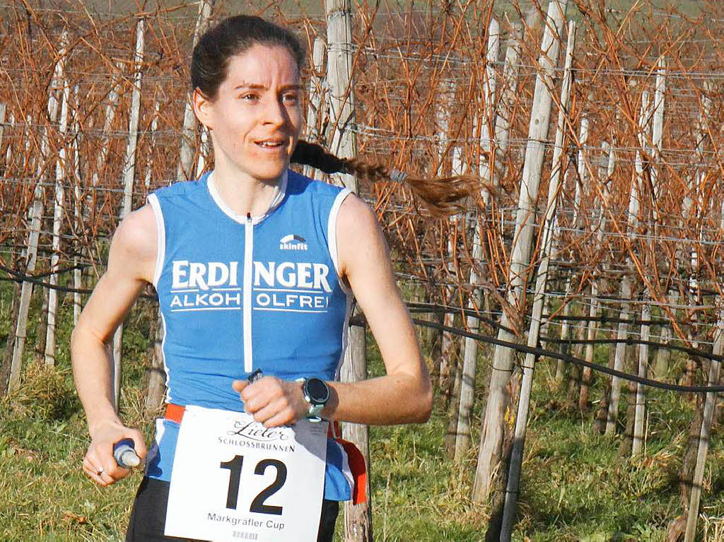 Gertrud Wiedemann aus Bad Krozingen gewinnt den Hauptlauf der Frauen.