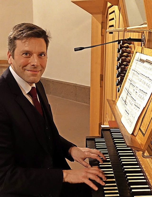 Christoph Bogon zog beim festlichen Si...al alle Register seines Orgelknnens.   | Foto: Roswitha Frey