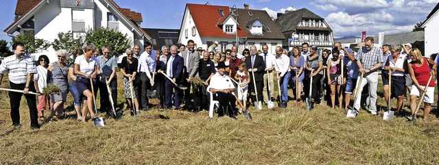 Spatenstich fr das Roteux-Quartier. D...Wohnungen und stationre Pflegepltze.  | Foto: Markus Zimmermann