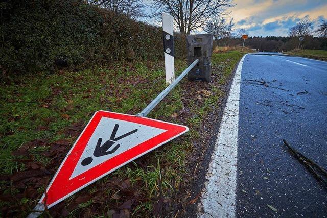 Sturm Burglind wtet ber Sdbaden - Hllentalbahn bis Samstag gesperrt