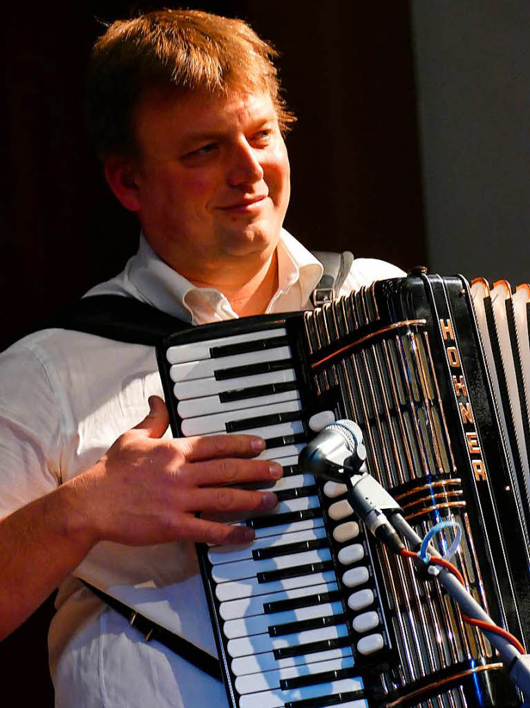 Gut gelaunt begrten die Brgerinnen und Brger der Gemeinde Kirchzarten im Kurhaus das neue Jahr.