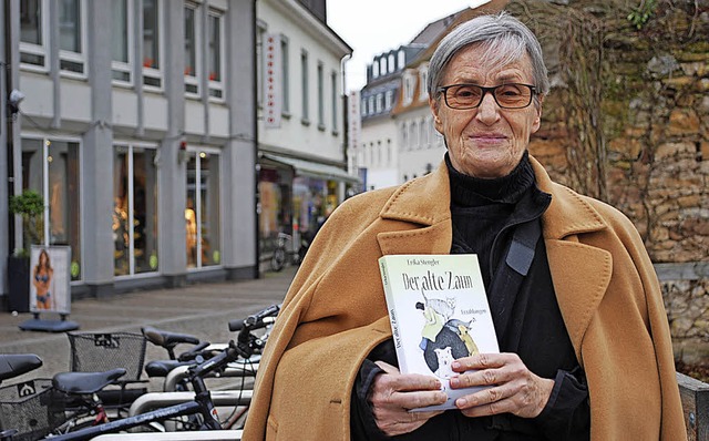Erika Stengler in der Markgrafenstrae...schen abgerissenes Eltern haus stand.   | Foto: Sylvia-Karina Jahn