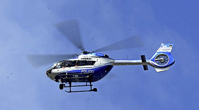 Fr die Verfolgung der Flchtigen wurd...h ein Polizeihubschrauber eingesetzt.   | Foto: Ingo Schneider