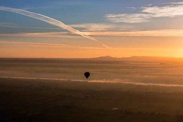 Ein Heiluftballon ist in gypten abgestrzt. (Symbolbild)  | Foto: dpa