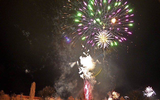 Eigentlich schn anzusehen, wenn man d...nfug treibt: Feuerwerk in Emmendingen.  | Foto:  Erggelet